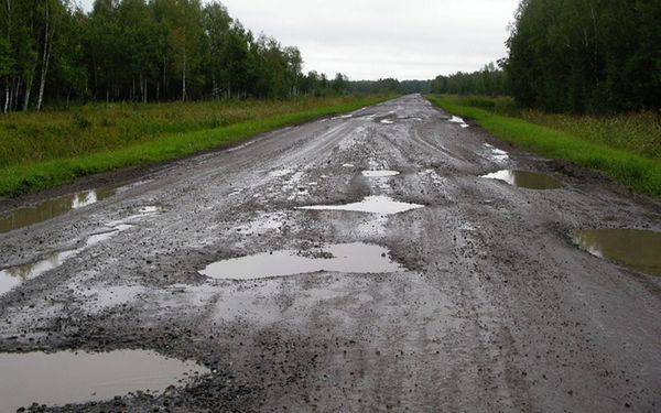 У многих возникают вопросы по поводу слишком дорогих дорог в России